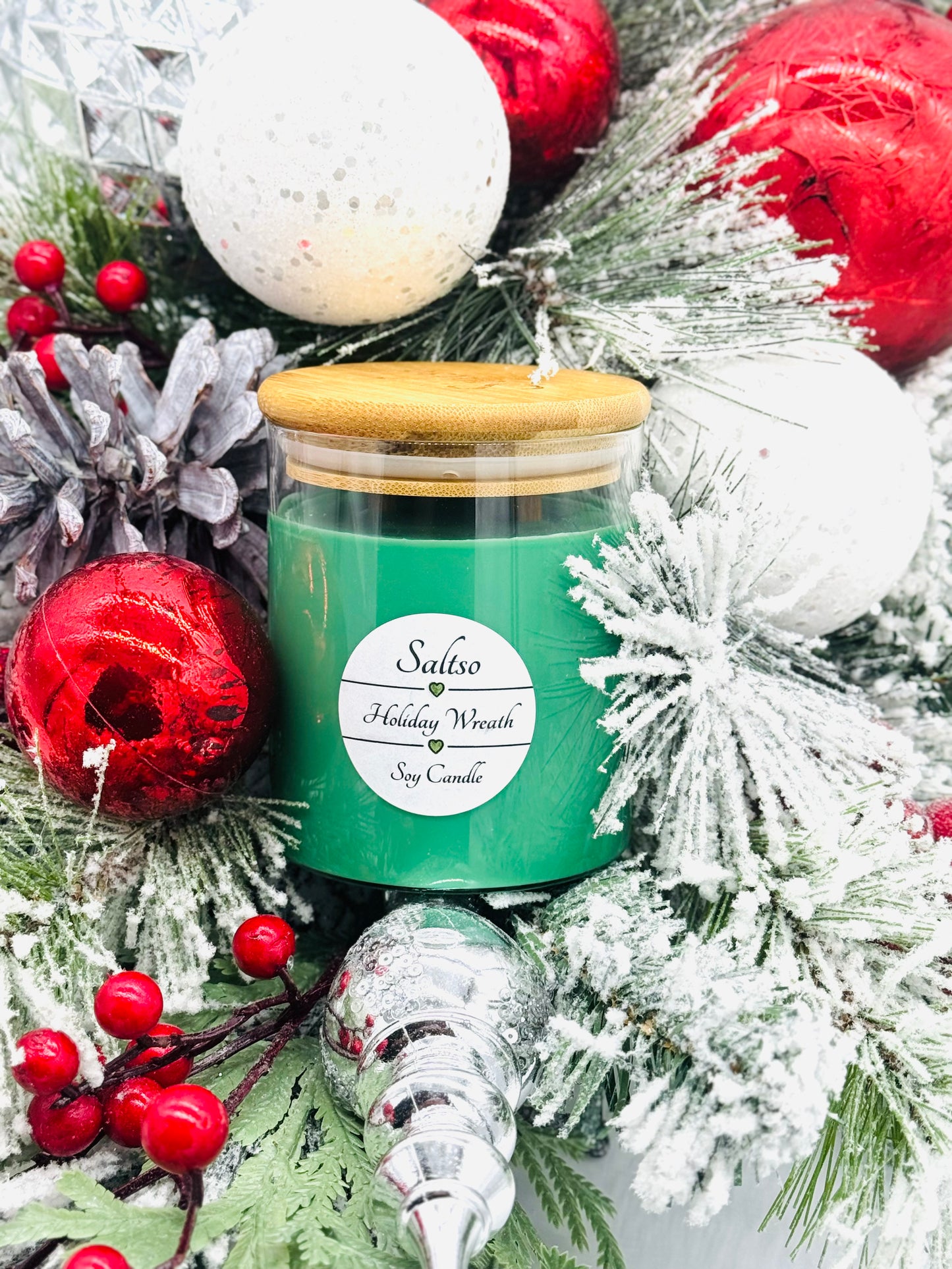 Holiday Wreath 12 oz Candle